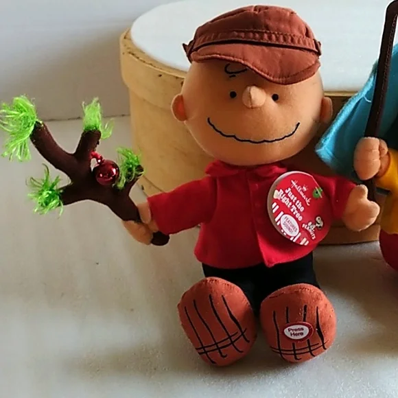 Peanuts Plush Toy Set - Hallmark - Picture 3 of 7